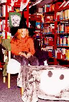 Harry Potter in Stadtbibliothek: Der »sprechende Hut« teilt die Schüler in ihre Klassen ein.	Foto: Privat