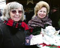 Charlotte Kaltschmid (links) wurde von Erika Fellner (rechts) als Weihnachtsengel der Münchener Nord-Rundschau vorgeschlagen.	 Foto: em