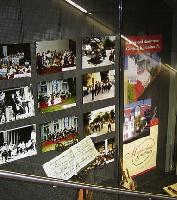 Der Garchinger U-Bahnhof zeigt Bilder aus der Geschichte der Musikschule.Foto: VA