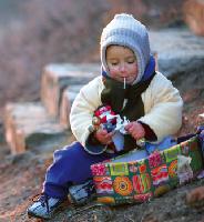 Geschenke packen für bedürftige Kinder  »Weihnachten im Schuhkarton«: Abgabetermin am 16. November in Feldkirchen. Foto: VA