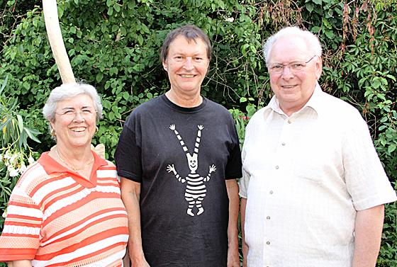 Ilse und Otto Lurtsch durften Jürgen Buchner von Haindling treffen. Foto: ko