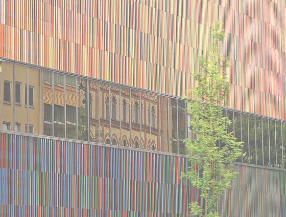 Erkennungszeichen farbige Kacheln an der Fassade: Die Sammlung Brandhorst ist sehr leicht zu erkennen. 	Foto: Haydar Koyupinar/Museum Brandhorst