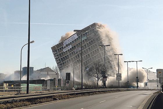 Das »Agfa-Hochhaus«, lange Wahrzeichen des Stadtviertels wurde 2008 gesprengt. Foto: Schunk