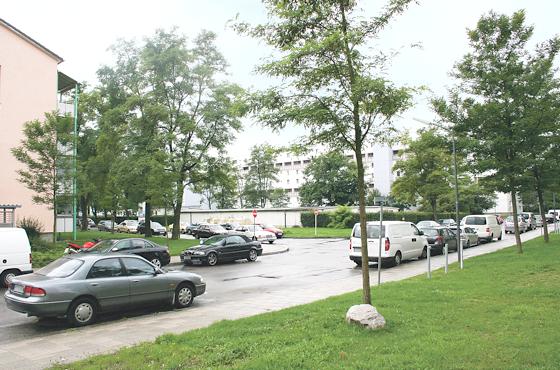 Der hier geplante Neubaukomplex sei unter anderem zu massiv, kritisiert der Bezirksausschuss Feldmoching-Hasenbergl. 	Foto: ws