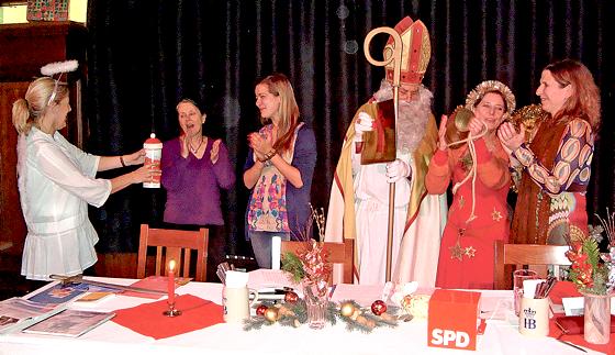 Auf der Weihnachtsfeier wurde für den wohltätigen Zweck gesammelt. 	SPD