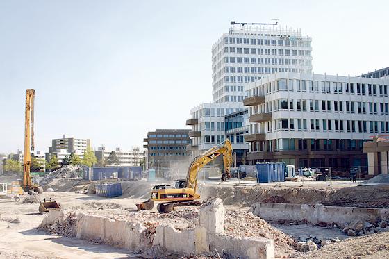 Die Vorbereitung zur Schaffung des neuen Quartiers auf dem ehemaligen »Agfa-Gelände« haben an der Spixstraße längst begonnen.	Foto: Hettich