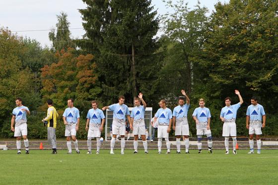 Sind noch nicht richtig im Tritt: Die Amateur-Löwen vom TSV 1860 III (Foto: A. Wild)