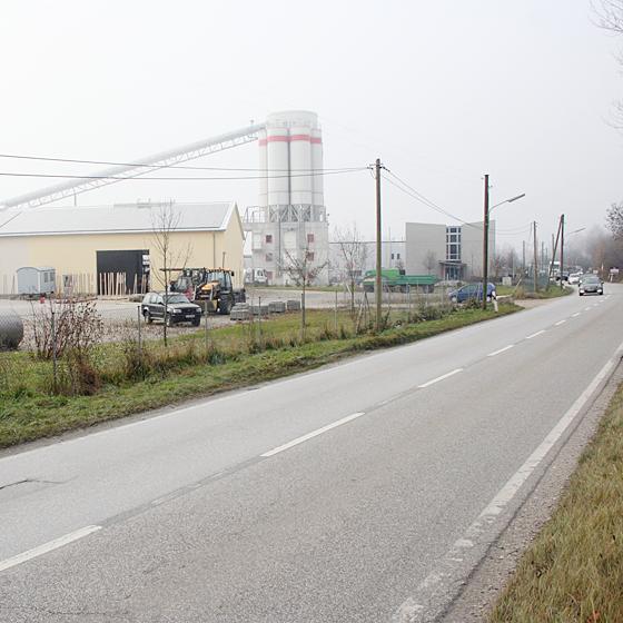In der Ludwigsfelder Straße 168 ist eine Betriebsstätte zum Lagern giftiger Stoffe und zum Abfüllen brennbarer Gase geplant. Foto: ws
