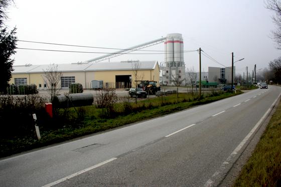 In der Ludwigsfelder Straße 168 ist eine Betriebsstätte zum Lagern giftiger Stoffe und zum Abfüllen brennbarer Gase in Planung. 	Foto: ws