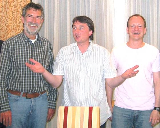 Der Vorsitzende »d Salmdorfer«, Martin Metzger (Mitte), zusammen mit Peter König (li.) und Ingo Gugisch (re.).	Foto: Privat
