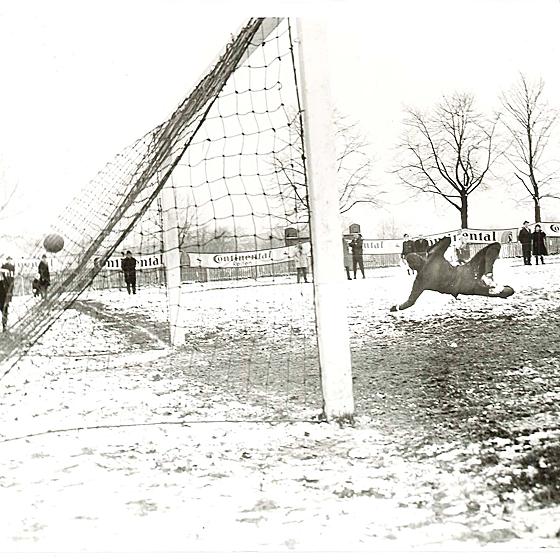 1968 feierte der FC Alemannia seinen größten Triumph im Spiel um den DFB-Pokal, als sie in Runde 5 die SpVgg Helios besiegten. Foto: VA