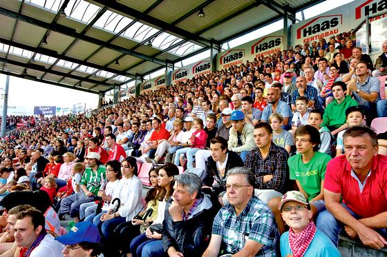 Auf volle Zuschauerränge hofft die SpVgg im Derby gegen Burghausen. 5.000 Fans sollen für die richtige Kulisse sorgen.	Foto: SpVgg Unterhaching