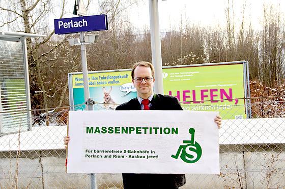 Landtagsabgeordneter Markus Rinderspacher am Bahnhof Perlach	Foto: Privat