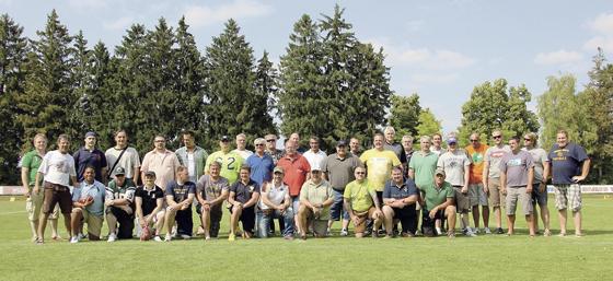 Die Veteranen der Erding Bulls trafen sich am 14. Juli beim 33-jährigen Jubiläum der American Footballer.	Foto: Verein