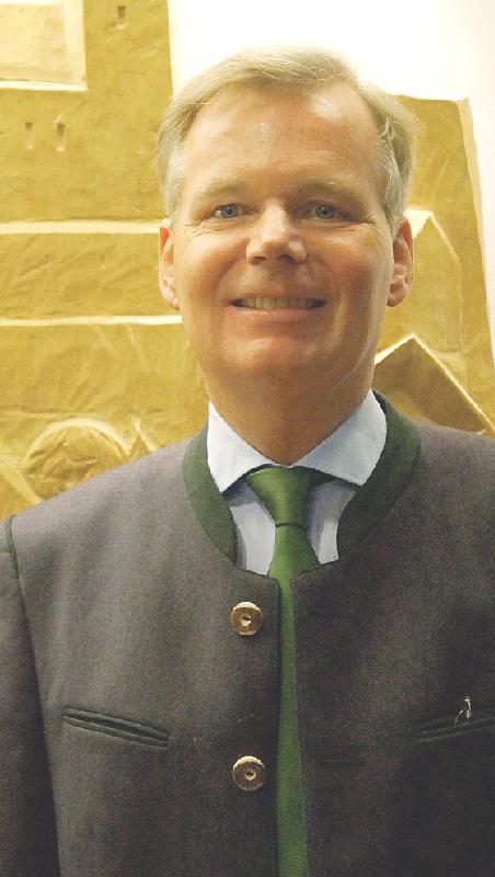 Der alte und neue Burgherr: Bürgermeister Jan Neusiedl wurde fulminant im Amt bestätigt.	Foto: hw