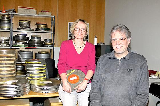 Stefan Drößler und Claudia Engelhardt bieten im Filmmuseum ein buntes Programm. Bis Juni sind unter anderem Filme aus dem Archiv zu sehen.	Foto: ko