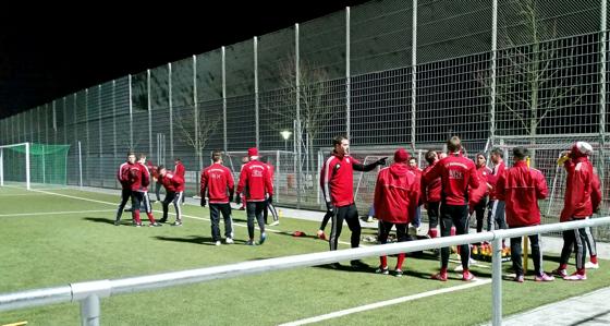 Die Regionalliga-Fußballer des SV Heimstetten trainieren seit Montag wieder. Am Samstag kommt die SpVgg Unterhaching zum Testspiel.	Foto: Verein