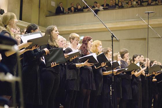 Der Chor der Hochschule München wird den stimmgewaltigen Teil des Konzerts beitragen. Für die Musik zeichnet das Symphonieorchester verantwortlich.	Foto: Lorraine Hellwig