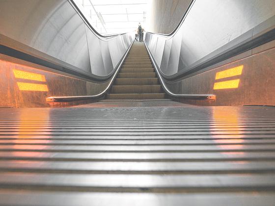 Alltagsgegestände wie eine Rolltreppe werden zum ästhetischen Kunstobjekt.	Foto: Herbert Becke