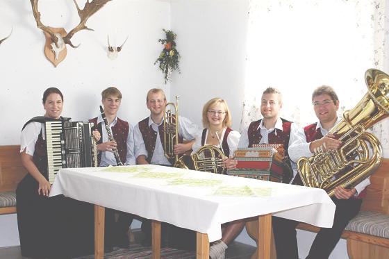 Die Harthauser Pastoralblosn spielt am 19. Juni im Kulturhaus Neuperlach.	Foto: privat