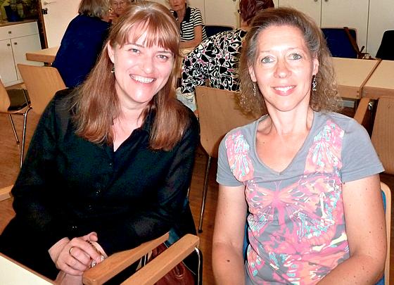 Dankten den Helfern: Pfarrerin Ulrike Markert (l.) und Nicole Schmitt von der Diakonie.	Foto: Diakonie