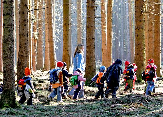 Die Kinder verbingen die meiste Zeit des Jahres draußen in der Natur. 	Foto: Waldkindergarten