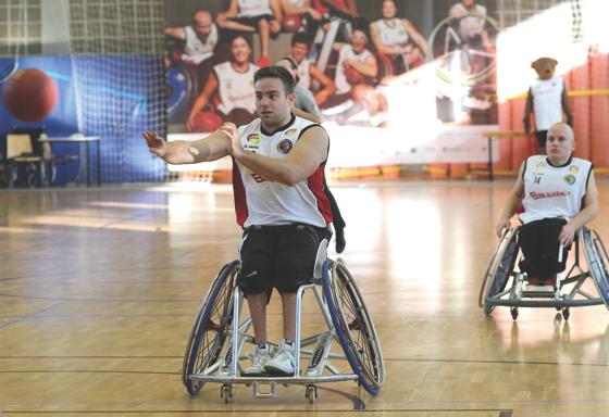 Sebastian Magenheim (li.) und Sebastian Sauer vom USC München wollen ihre Chance auf ein Ticket zu den Paralympischen Spielen in Rio nutzen.	Foto: Christine Linnig