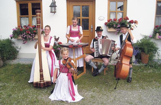 Die »Früahmusi Brunnthal« gehört zu den besten Nachwuchsgruppen Oberbayerns.	Foto: VA