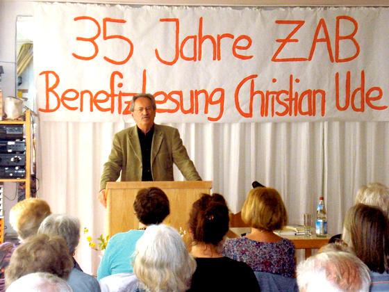 Altoberbürgermeister Christian Ude gab eine Benefizlesung  der Saal war ausverkauft.	Foto: ZAB