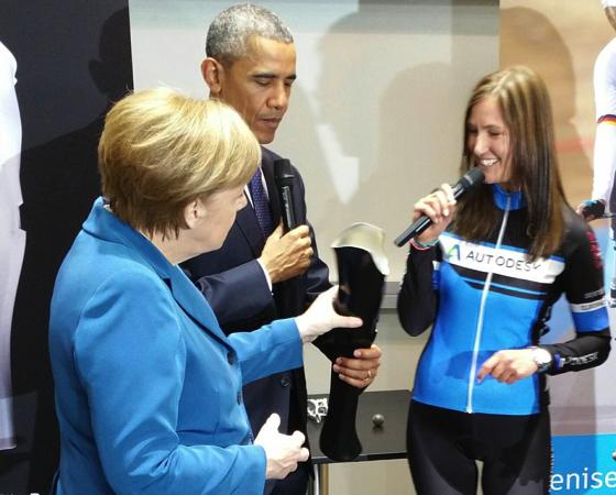 »Einer der besten Momente meines Lebens«: Denise Schindler im Gespräch mit Angela Merkel und Barack Obama.	Foto:PM