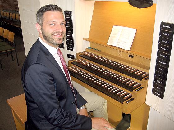 Kirchenmusiker Matthias Berthel lädt ein zur »Nacht der Orgel« in der Neuen Kirche St. Ulrich.	Foto: VA