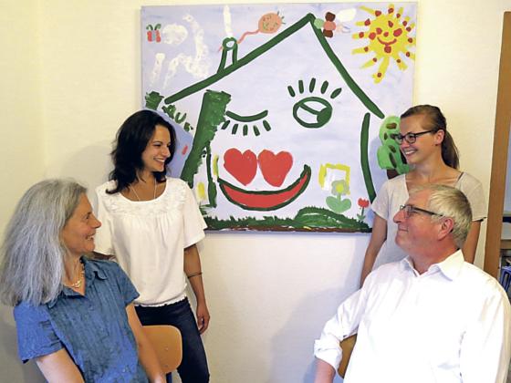 Die führenden und glücklichen Gesichter des FBZ (v. li.): Michaela Bärbel Müller, Janan Al-Radwany, Daniela Röll und Manfred Neumann.	Foto: FBZ
