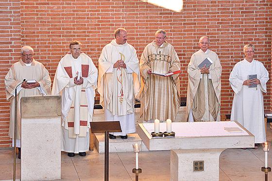Pfarrer Hans Krämmer feierte jüngst in St. Ulrich sein 50jähriges Priesterjubiläum.	Foto: VA