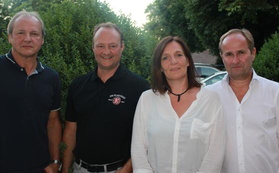 Die neue Vereinsspitze (v. li.): Dr. Engelbert Remiger (3. Vorsitzender), Sascha Kaefer (Präsident), Sylvia Hofmann (Schriftführerin) und Michael Schunda (2. Vorsitzender).	Foto: smg