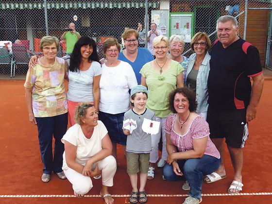 Die Tennis-Damen 40 des TSV Schleißheim sind eine Spielklasse aufgestiegen.	Foto: Verein