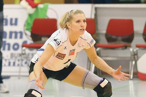 Ab jetzt für die Lohhofer Bundesliga-Mannschaft im Einsatz ist Sandra Baier. Die Volleyballerin ist neuer Libero des Teams.	Foto: SV Lohhof