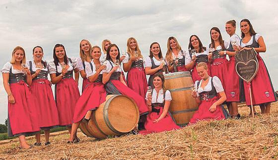 Die Grasbrunner Dirndlschaft freut sich auf ihr  erstes Weinfest.	Foto: VA