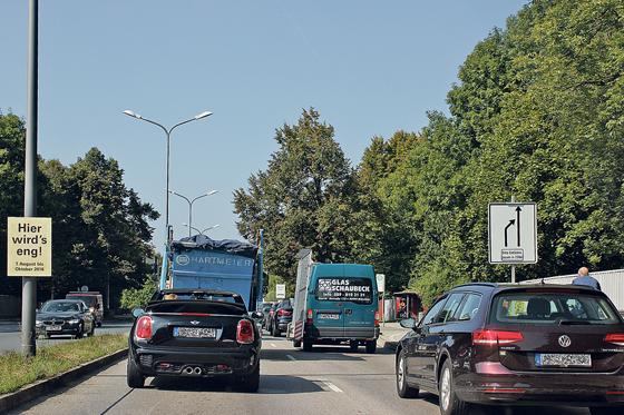 Noch wenige Male schlafen, dann ist eine der größten Verkehrs-Engstellen Münchens endlich wieder frei.	Foto: AH