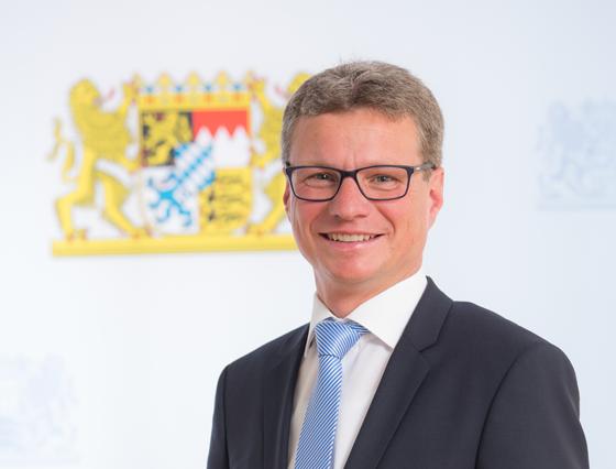 Staatssekretär Bernd Sibler wird die »Büchereiwoche« am 21. Oktober in Vaterstetten eröffnen.	Foto: StMBW