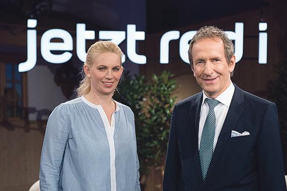 Franziska Störz und Tilman Schöberl führen in Feldkirchen live durch die Sendung.	Foto: BR