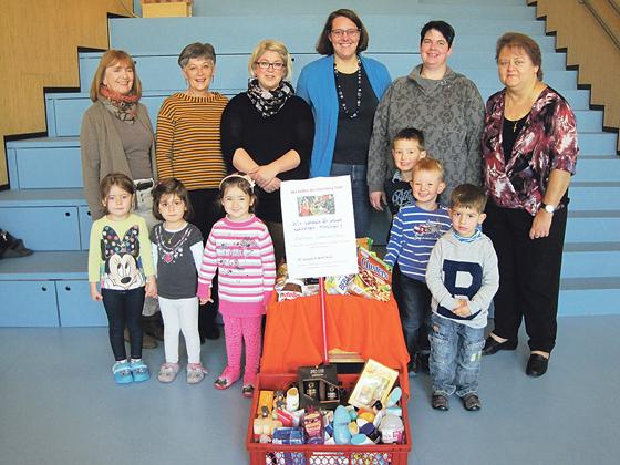 Eine Woche lang sammelte der Kindergarten Sachspenden für die Tafel Ebersberg. 	Foto: Elternbeirat