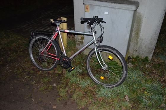 So wurde das Fahrrad aufgefunden. Es gehört wahrscheinlich dem Toten. Foto: Polizei