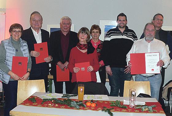Ehrung der Mitglieder bei der Jahresabschlussfeier der SPD Trudering-Riem.	Foto: privat