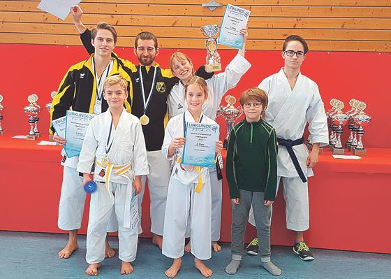Bei den Oberbayerischen Karate-Meisterschaften waren die Grasbrunner erfolgreich vertreten.	Foto: Verein