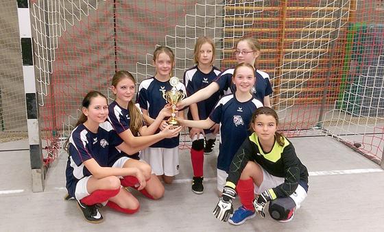 Die Spielerinnen des FC Ottobrunn wurden Stadtmeisterinnen in München.	Foto: privat