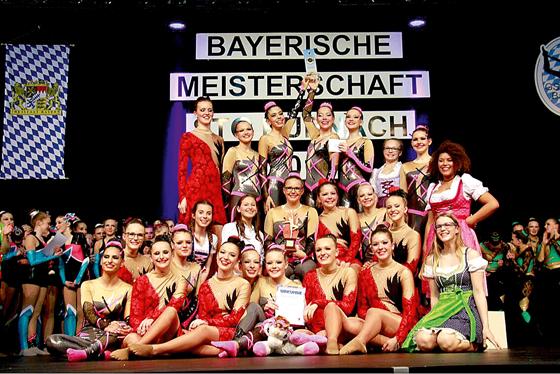Strahlende Gesichter: Die Little Puppets freuten sich über ihren ersten Platz bei den Bayerischen Meisterschaften.	Foto: privat