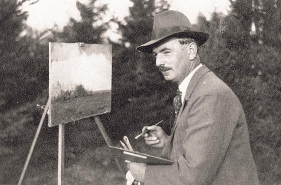 Fotografie um 1930, Franz Xaver Stahl beim Malen in der Wartenberger Gegend.	Foto: Sammlung Stahl