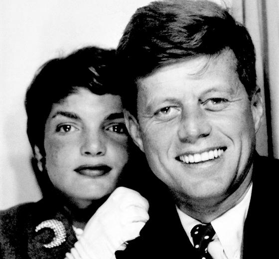 Dieser Schnappschuss von Jackie und John F. Kennedy entstand in einem Fotoautomaten  wahrscheinlich während ihrer Flitterwochen 1953. Foto: Courtesy John F. Kennedy  Presidential Libary and Museum
