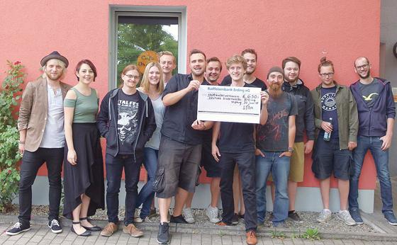 Heuer geht der Erlös in Höhe von 650 Euro an die deutsche Kinderkrebsstiftung.	Foto: Stadt Erding