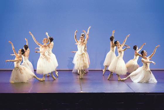Auf zwei zauberhafte Vorstellungen der Ballettakademie darf man sich am kommenden Wochenende freuen.	Foto: VA